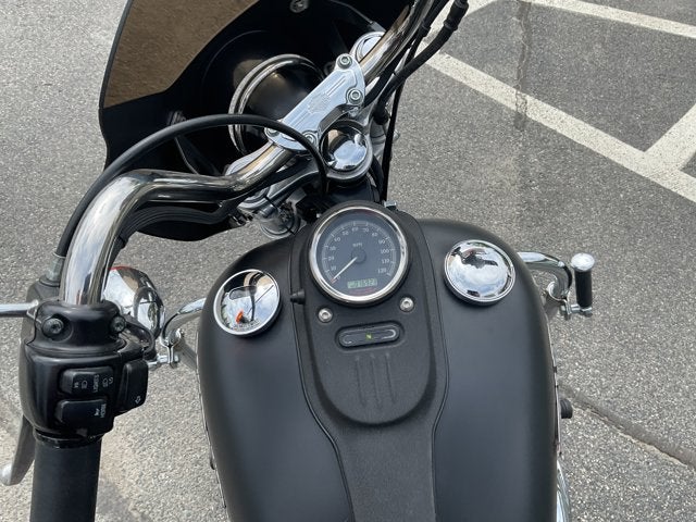 2006 Harley Davidson Dyna Street Bob Base