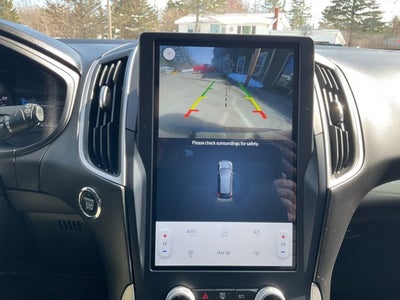 2022 Ford Edge SE