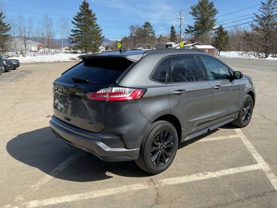 2022 Ford Edge SE