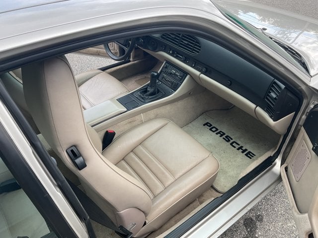 1986 Porsche 944 Base