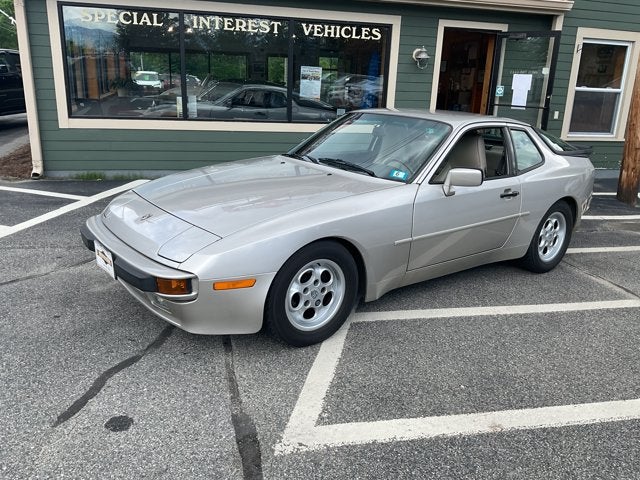 1986 Porsche 944 Base