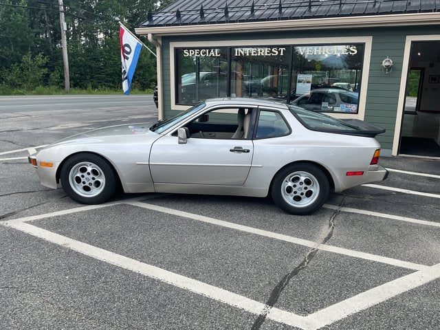 1986 Porsche 944 Base