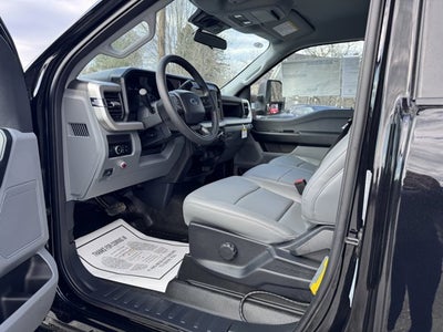 2025 Ford Chassis Cab F-350® XL